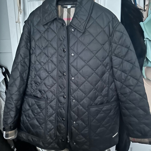 Burberry Black Quilted Puffer Jacket with Signature Check Lining - Picture 3 of 10
